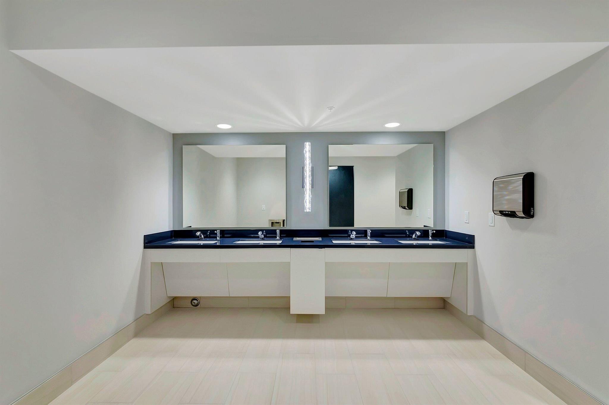 HUNTINGTON POINTE - Residential Lease