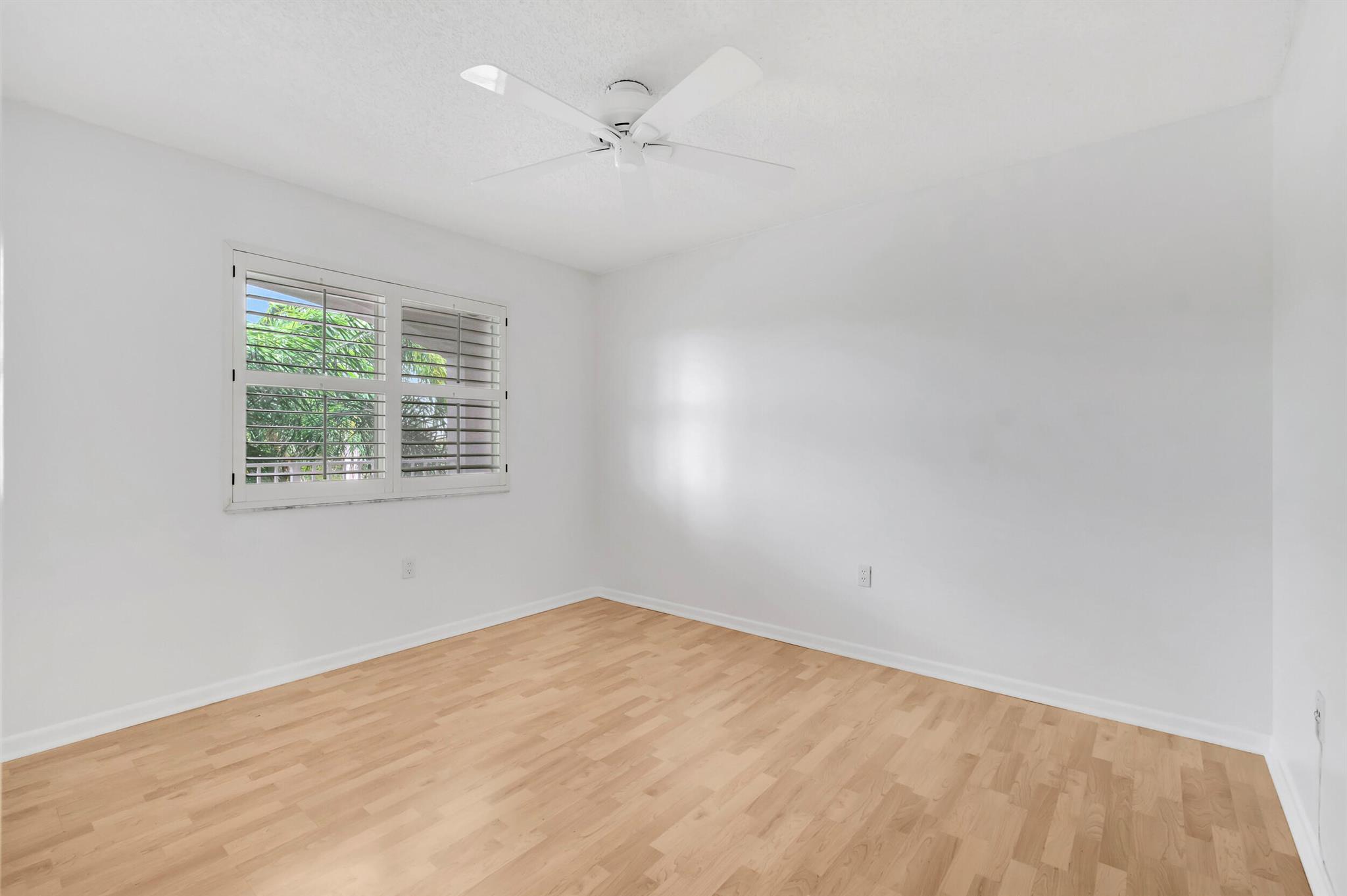 HUNTINGTON POINTE - Residential Lease