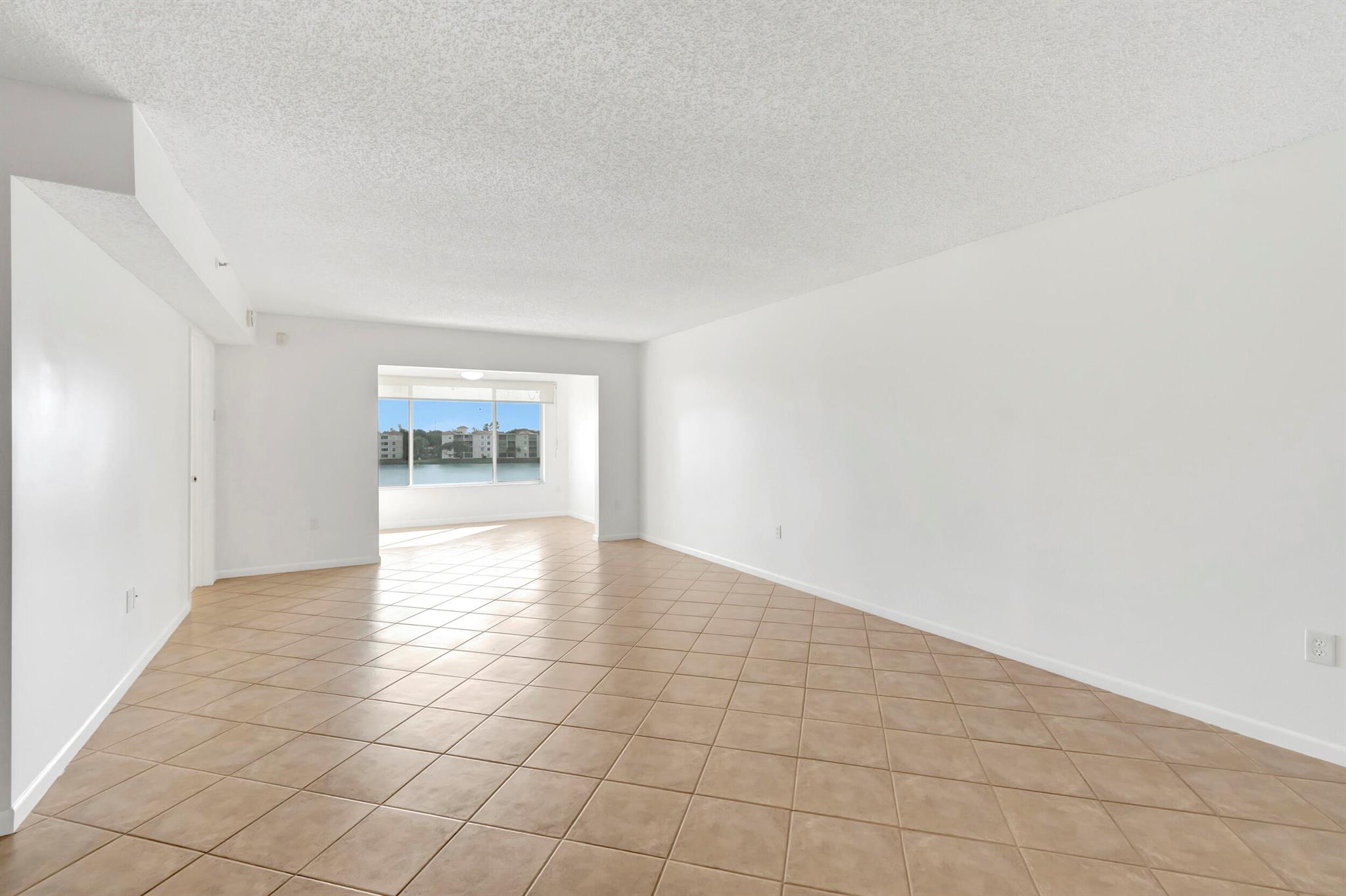 HUNTINGTON POINTE - Residential Lease