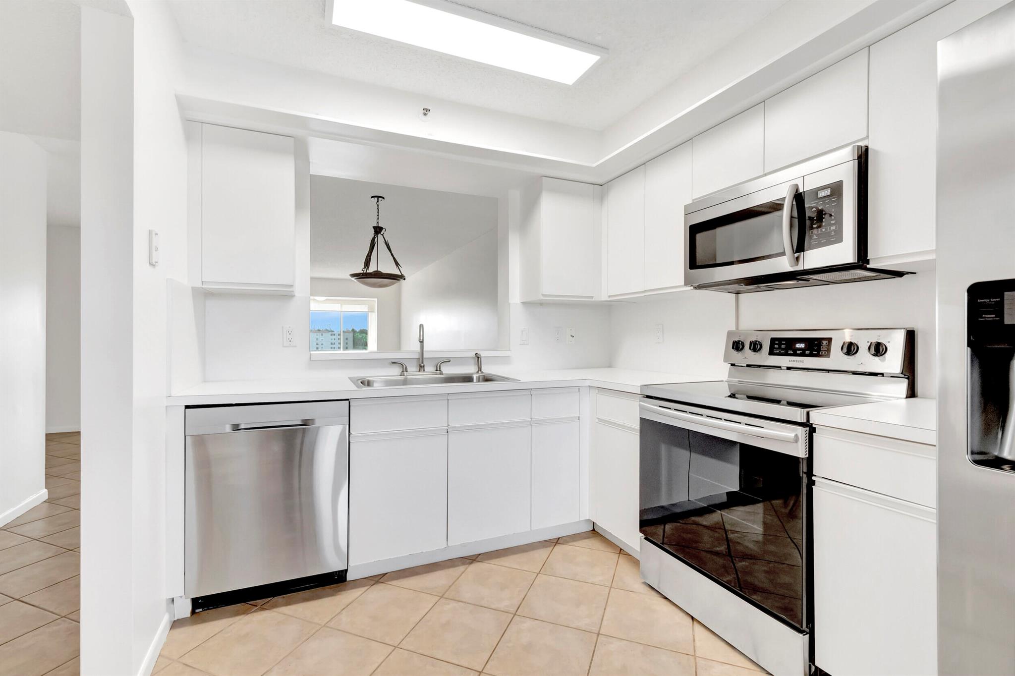 HUNTINGTON POINTE - Residential Lease