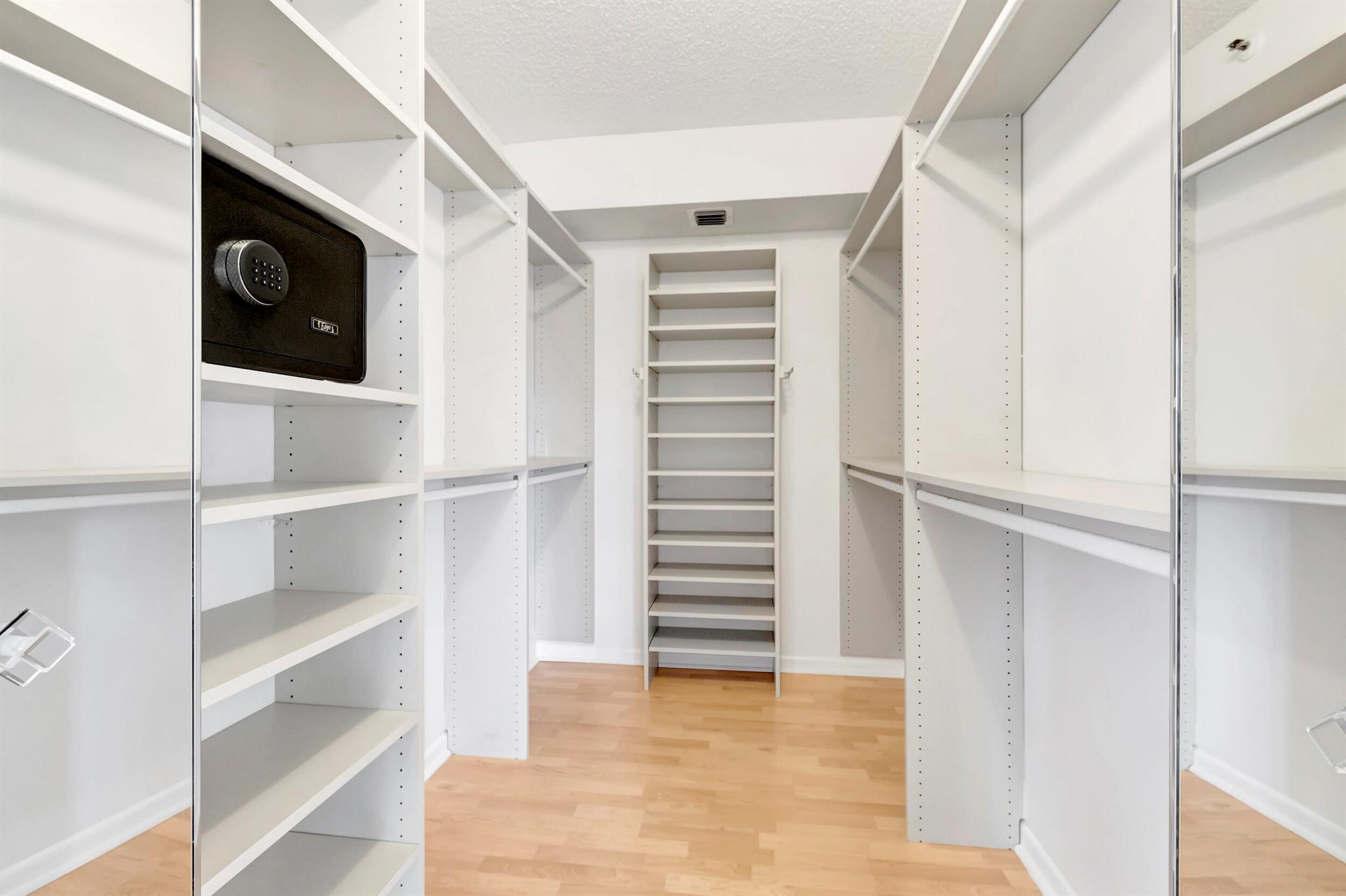 HUNTINGTON POINTE - Residential Lease