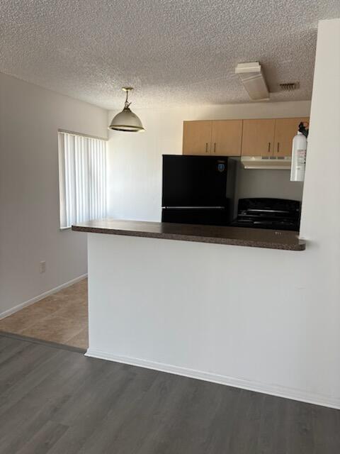 800 NORTH FISKE CONDO APTS - Residential Lease