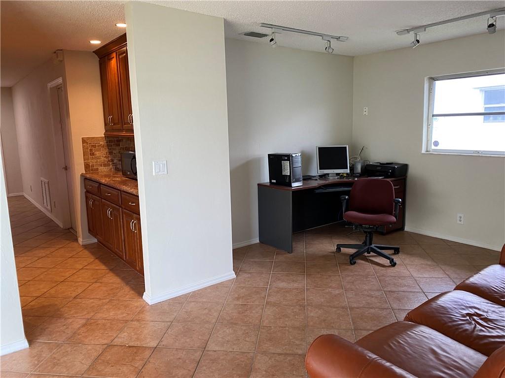 Lauderdale West - Residential