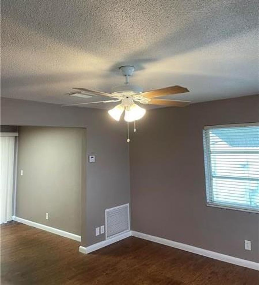 Photo of 1002 SW 5th Avenue, Boynton Beach, FL 33426 (MLS # F10531758)