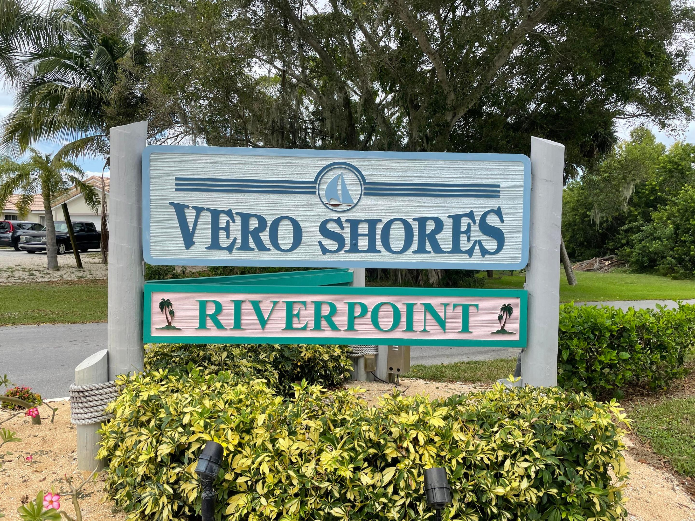 VERO SHORES UNIT 1 - Residential