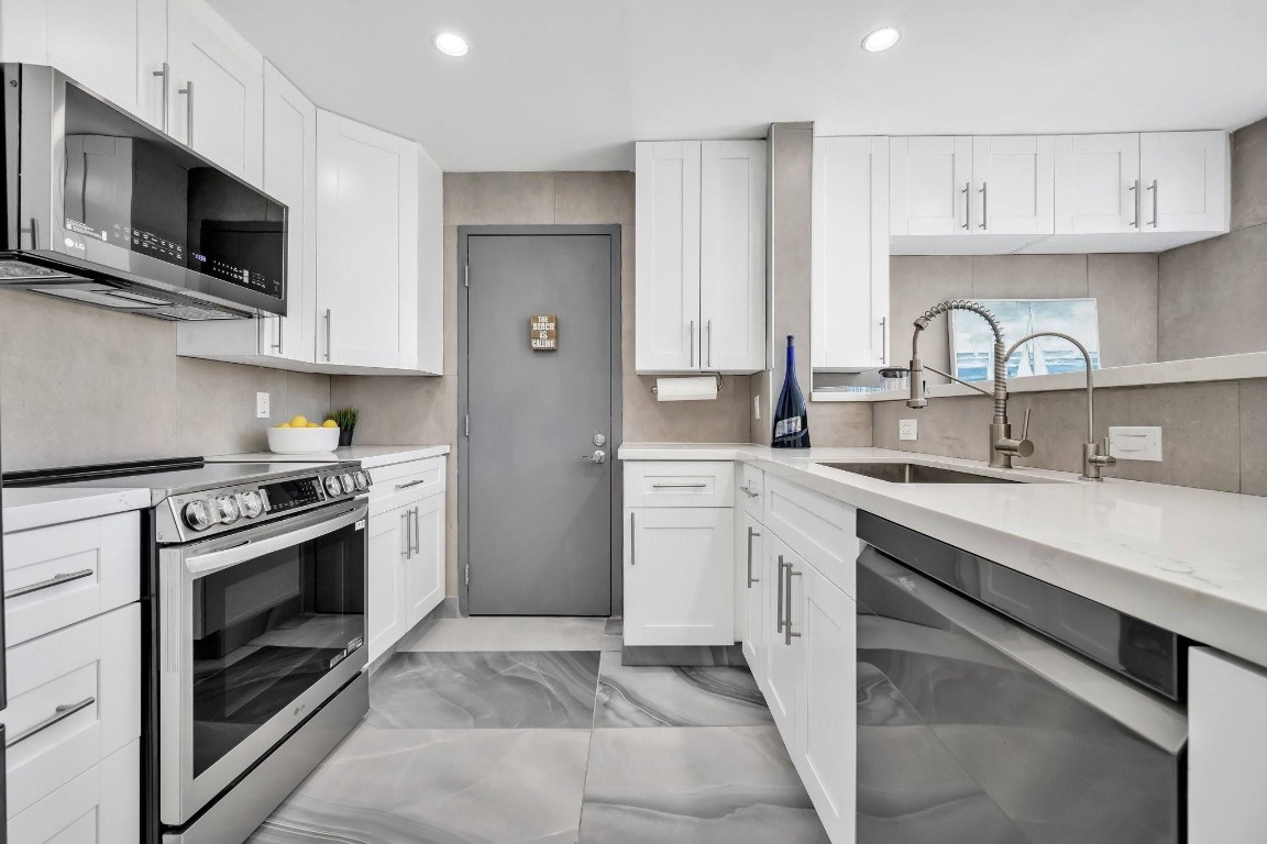 720 Bayshore Drive 202