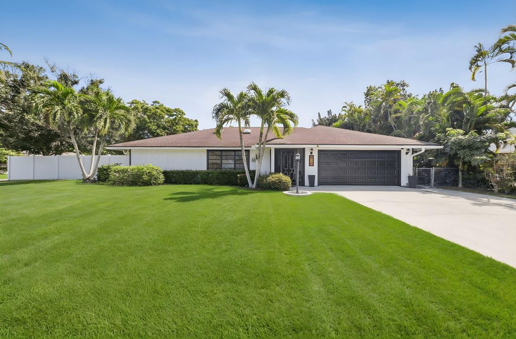 Photo of 9420 Calliandra Drive, Boynton Beach, FL 33436 (MLS # F10528248)