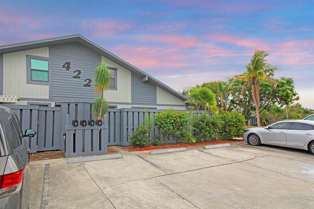 CYPRESS VILLAS - Residential