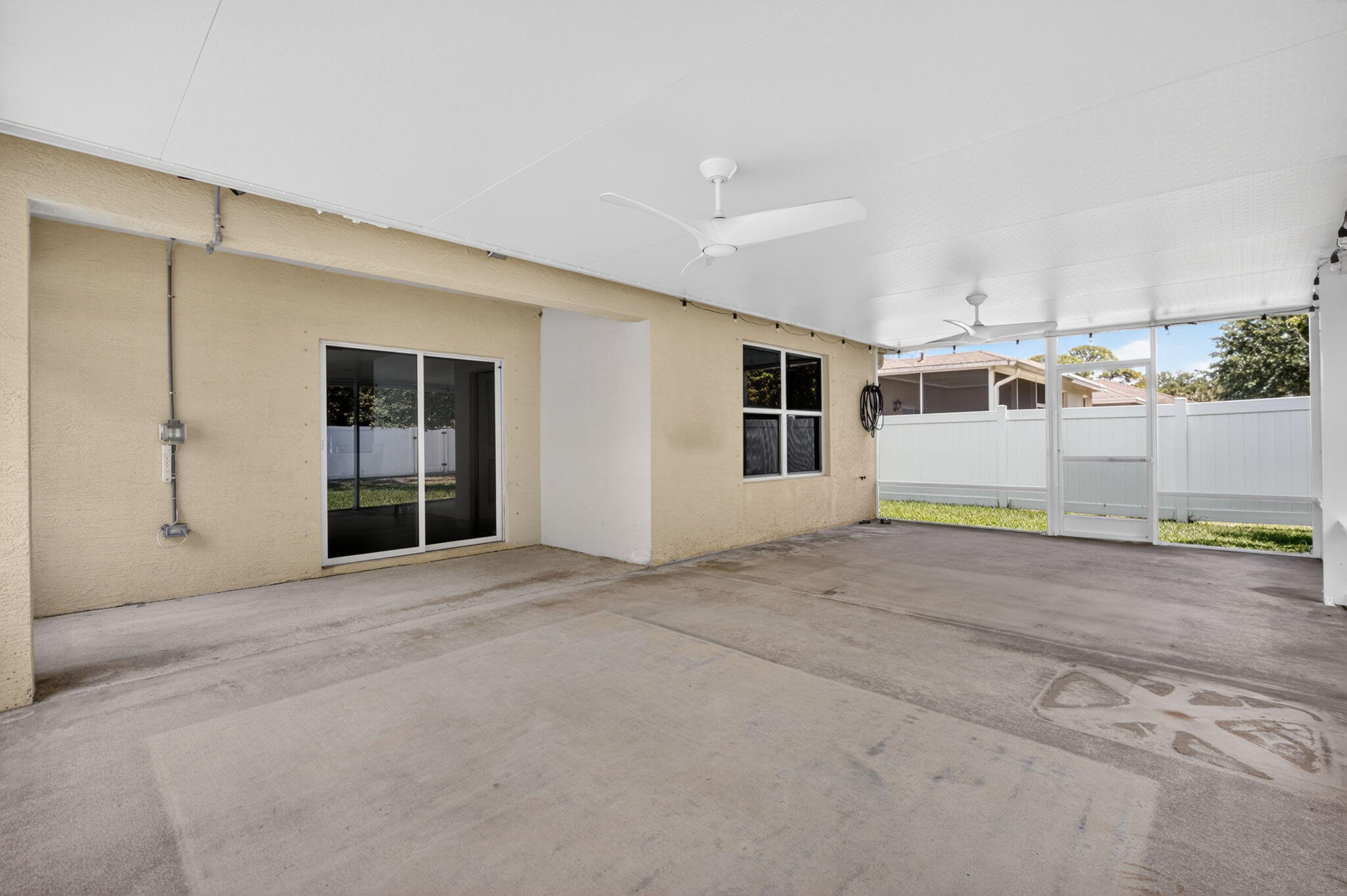 PALM GARDENS 1ST ADDN UNREC ON AM-16 - Residential