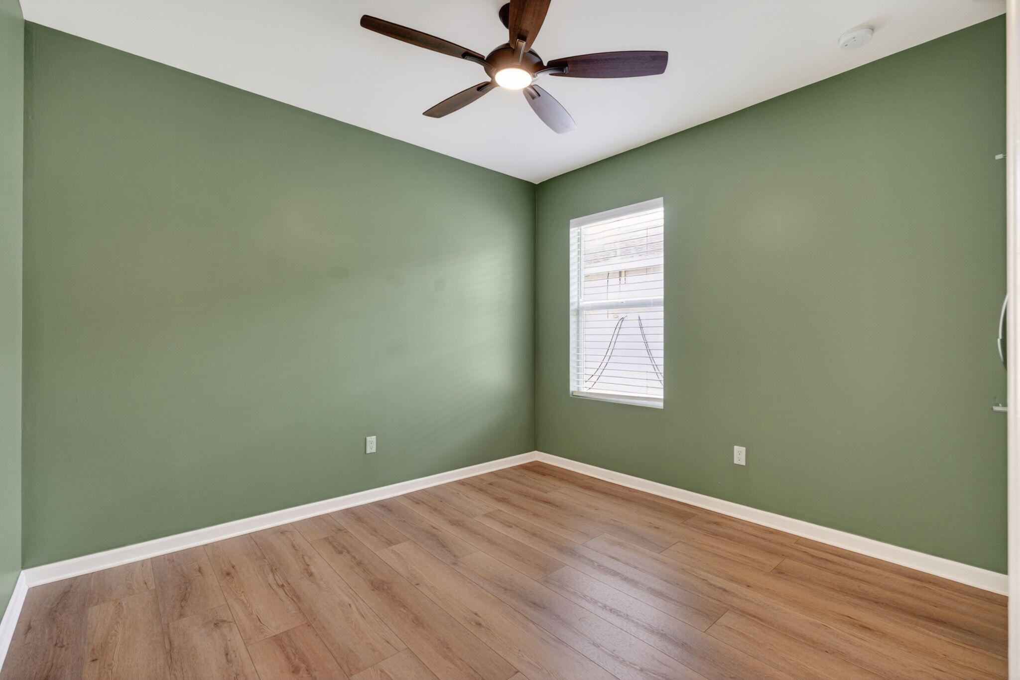 PALM GARDENS 1ST ADDN UNREC ON AM-16 - Residential