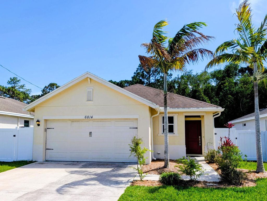 Photo of 6814 Mitchell Street, Jupiter, FL 33458 (MLS # B26018404)