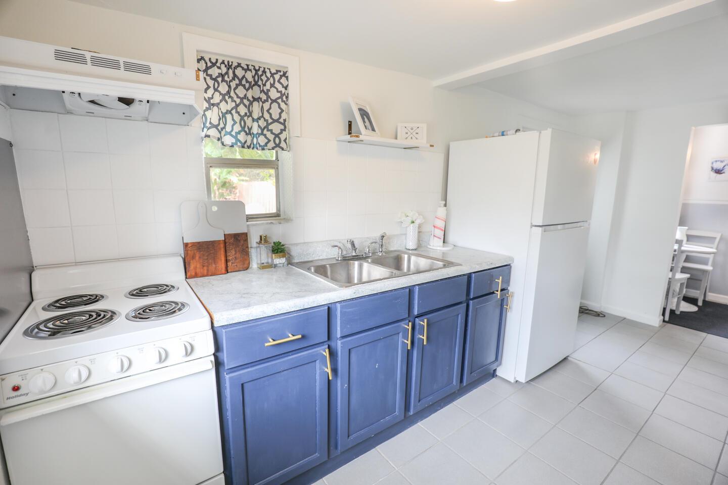 BOOKER PARK, LOT 25 BLK 7 - Residential