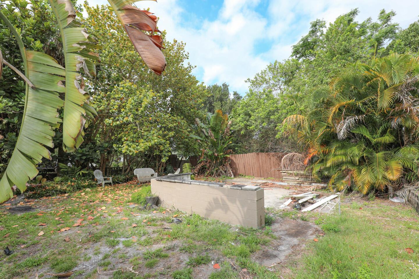 BOOKER PARK, LOT 25 BLK 7 - Residential