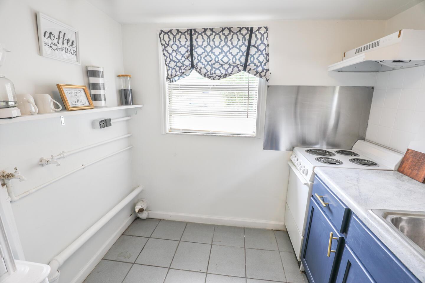 BOOKER PARK, LOT 25 BLK 7 - Residential