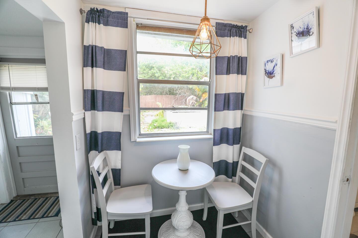 BOOKER PARK, LOT 25 BLK 7 - Residential