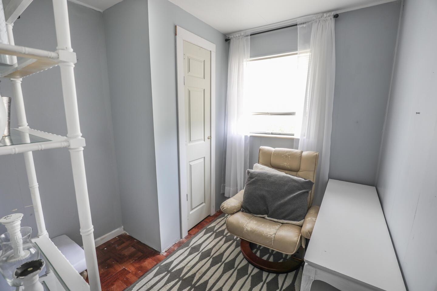 BOOKER PARK, LOT 25 BLK 7 - Residential