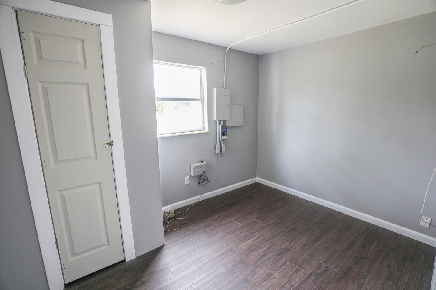 BOOKER PARK, LOT 25 BLK 7 - Residential