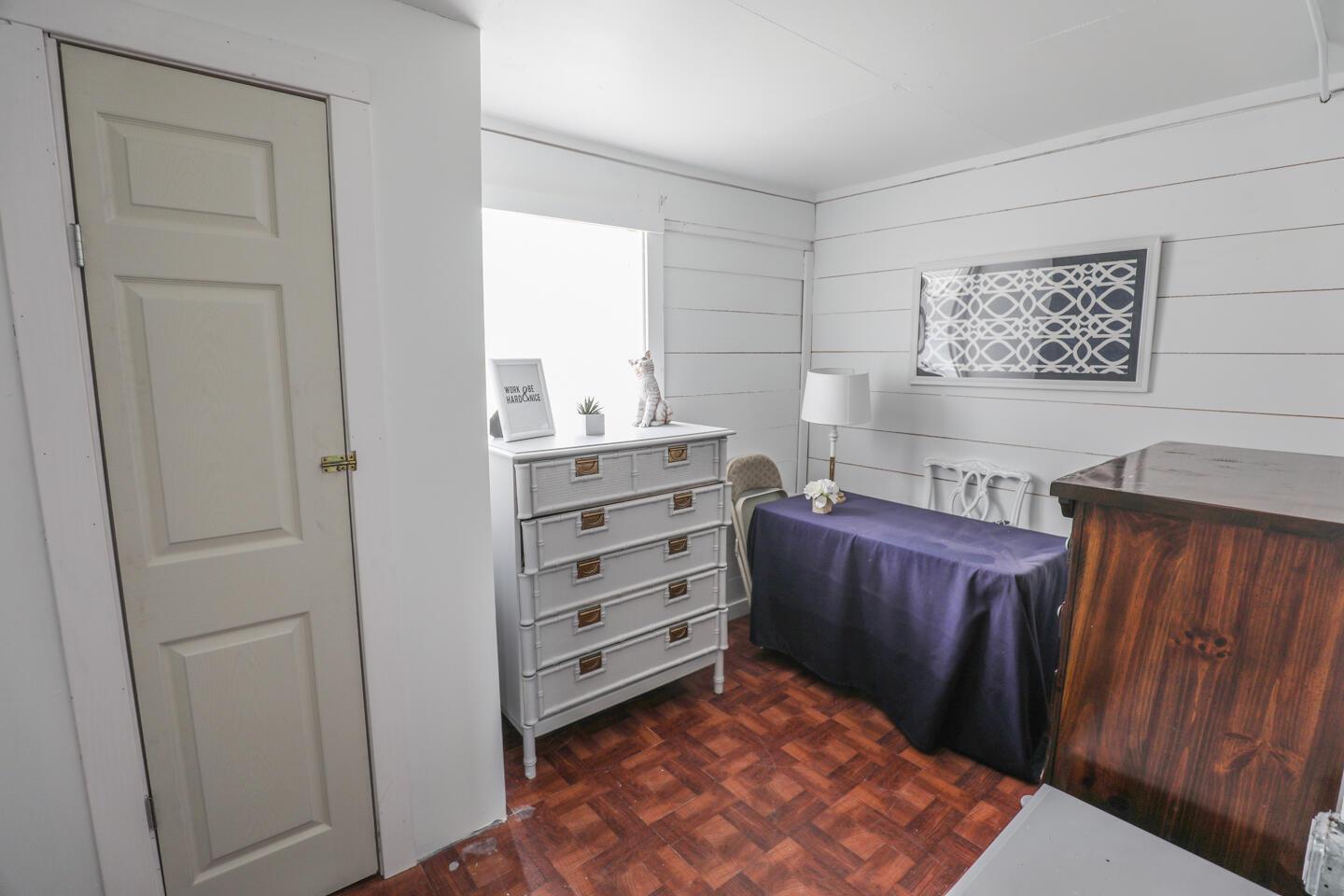 BOOKER PARK, LOT 25 BLK 7 - Residential