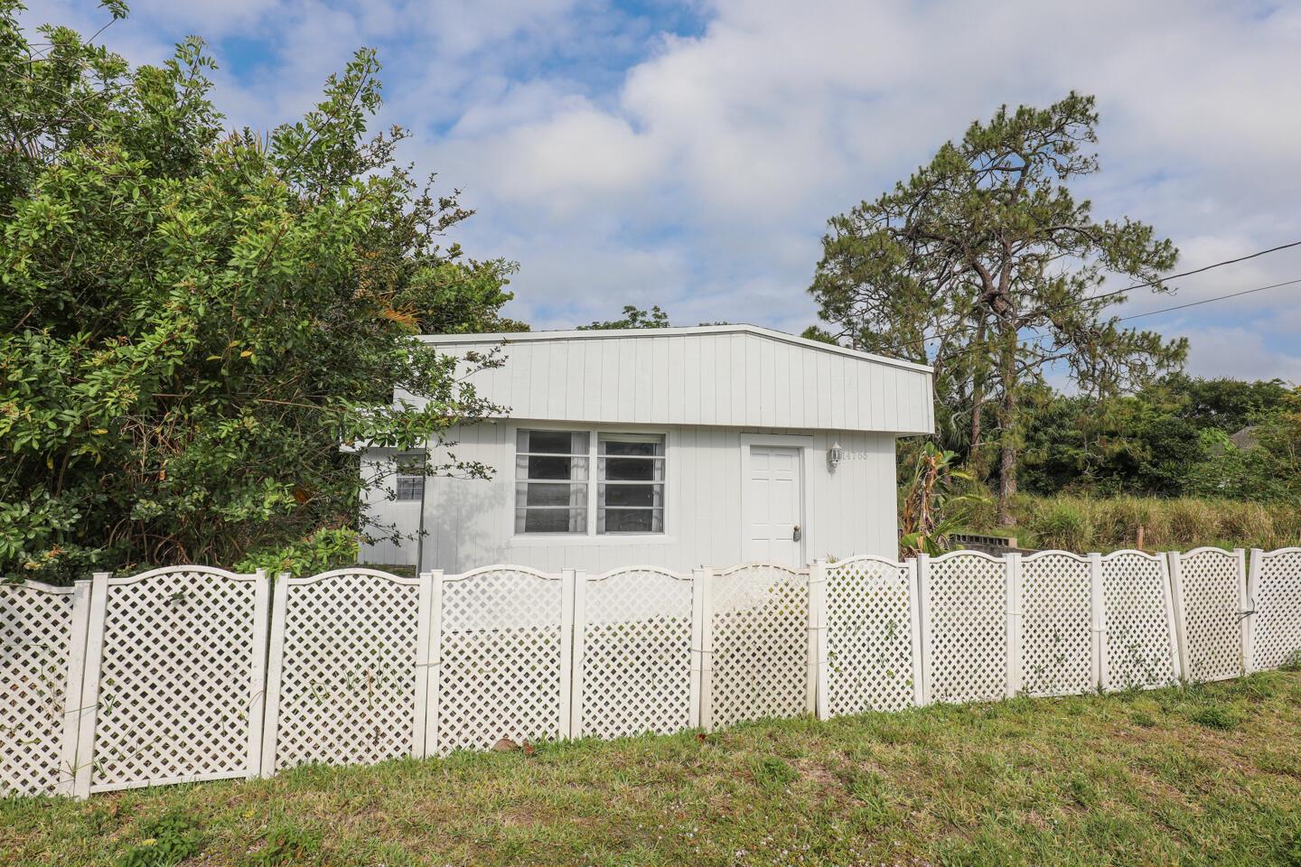 BOOKER PARK, LOT 25 BLK 7 - Residential