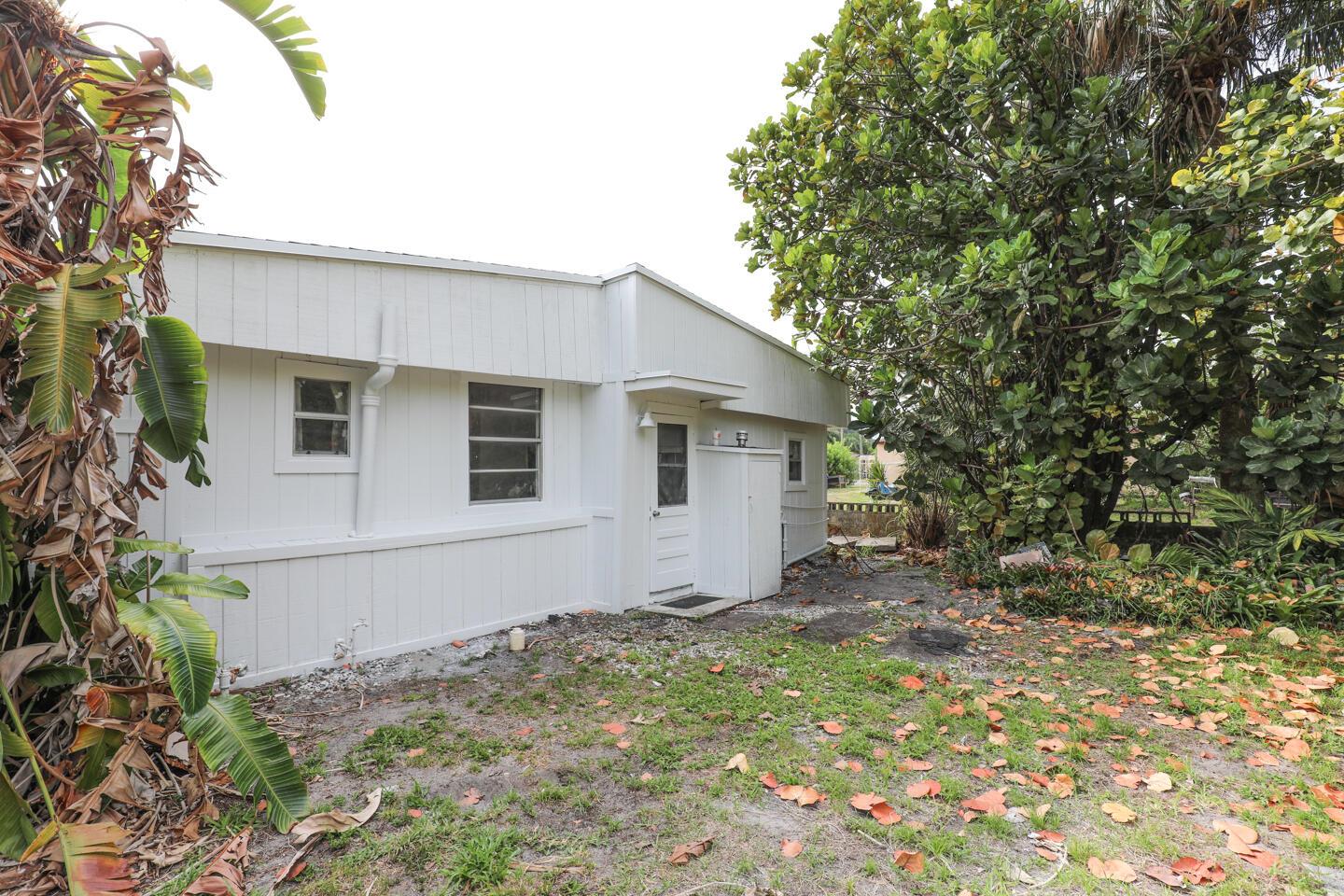 BOOKER PARK, LOT 25 BLK 7 - Residential