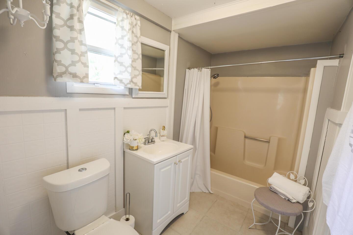 BOOKER PARK, LOT 25 BLK 7 - Residential