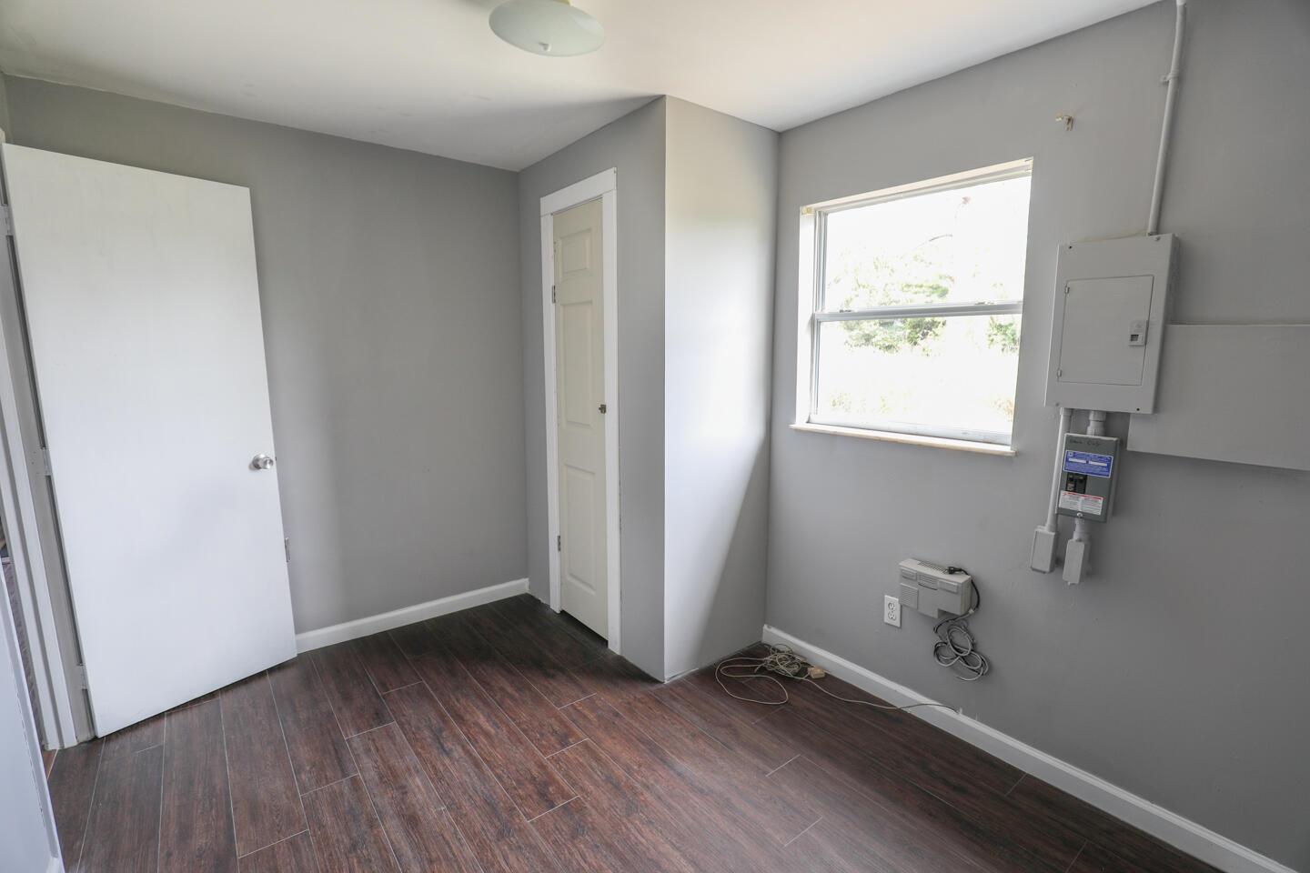 BOOKER PARK, LOT 25 BLK 7 - Residential