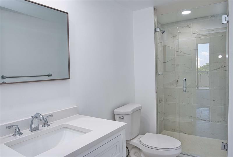 TURNBERRY TOWERS - Residential Lease