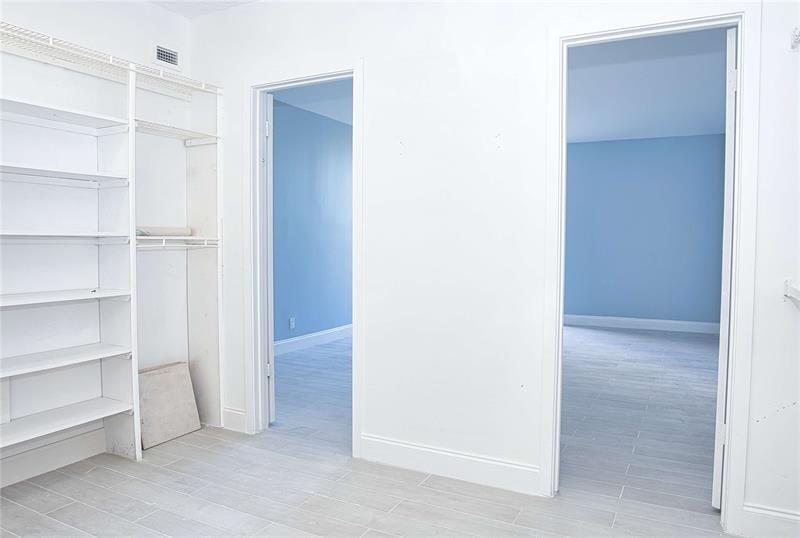 TURNBERRY TOWERS - Residential Lease