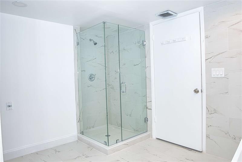 TURNBERRY TOWERS - Residential Lease