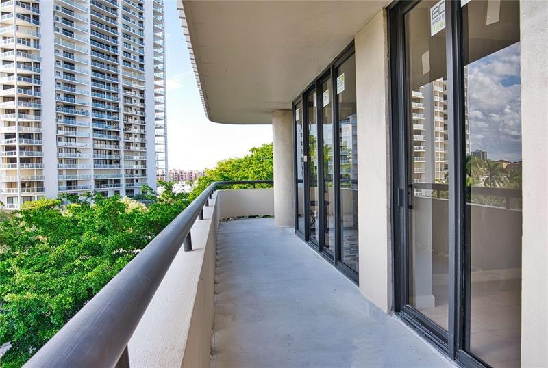 TURNBERRY TOWERS - Residential Lease