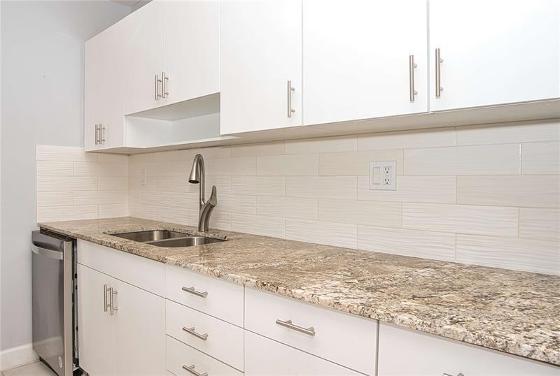 TURNBERRY TOWERS - Residential Lease