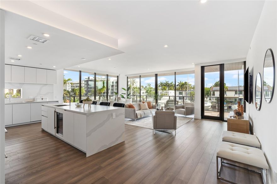 East exposure corner residence w/ boat slip on wide Las Olas waterway. Private elevator, high ceilings. German kitchens & vanities, natural gas cooking and Sub-Zero/Wolf appliances. Poolside fitness center & cabana. Close to beach, dining and shopping.