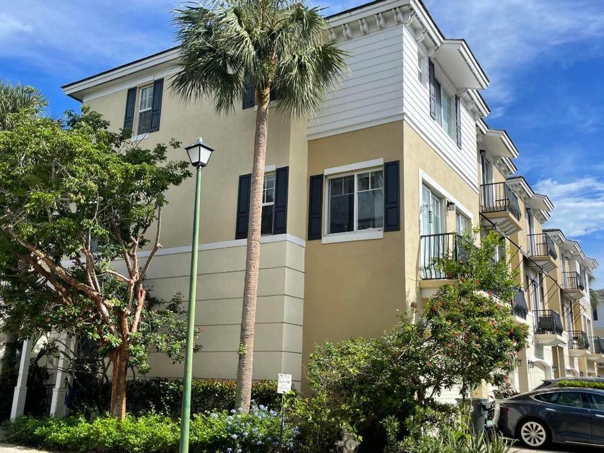Light filled corner unit luxury Turnkey Townhome (includes electricity and water). This Townhome located on the inner circle at Vistazo, has Three Balconies, Impact Windows on three sides, Elevator, Infrared Sauna, Fast EV Charger for all EVs, Commercial grade Home Gym with free weights and  Space for two cars in driveway. Enjoy Resort style amenities: two Heated Pools, jacuzzi, Clubhouse, Fitness Center with Peloton machines.  Vistazo is centrally located in the heart of east Boca Raton close to FAU and many Universities, Boca Raton  airport--a hub for private Aviation, stunning Beaches, Bike paths, Luxury Shopping and fine Restaurants.