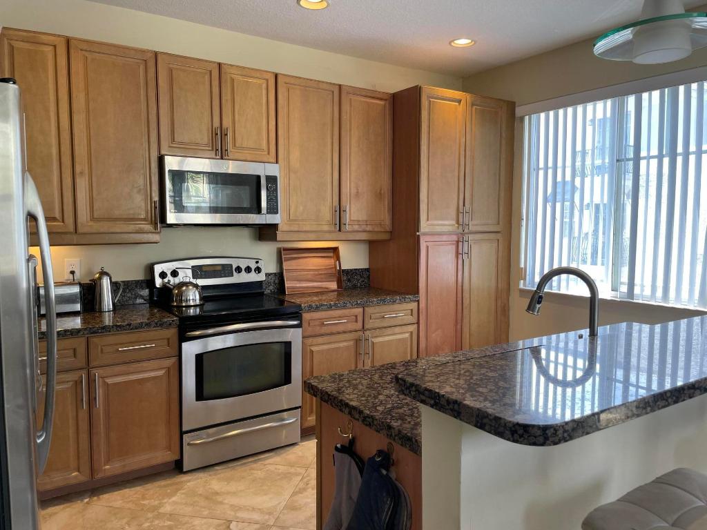 VISTAZO AT BOCA RATON - Residential Lease