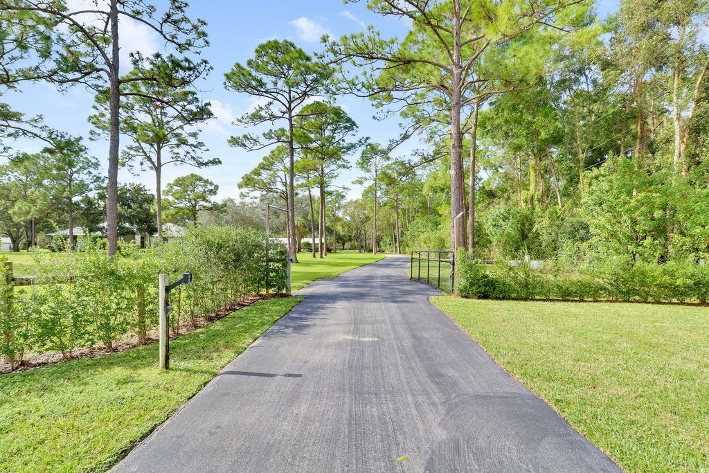 Photo of 17225 130th Avenue N, Jupiter, FL 33478 (MLS # R11140663)