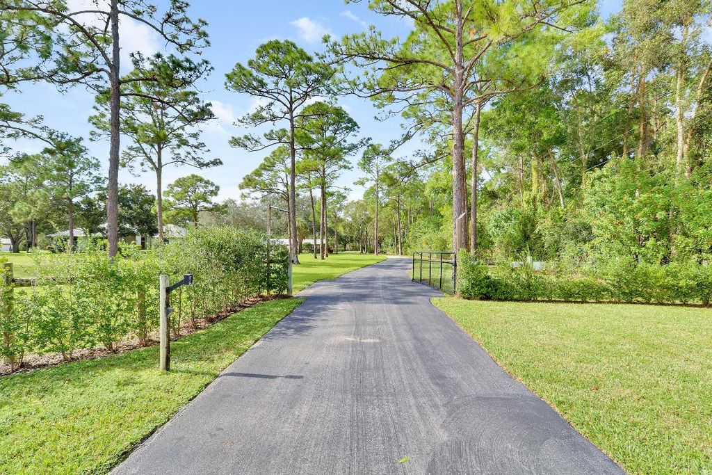 Photo of 17225 130th Avenue N, Jupiter, FL 33478 (MLS # R11140663)