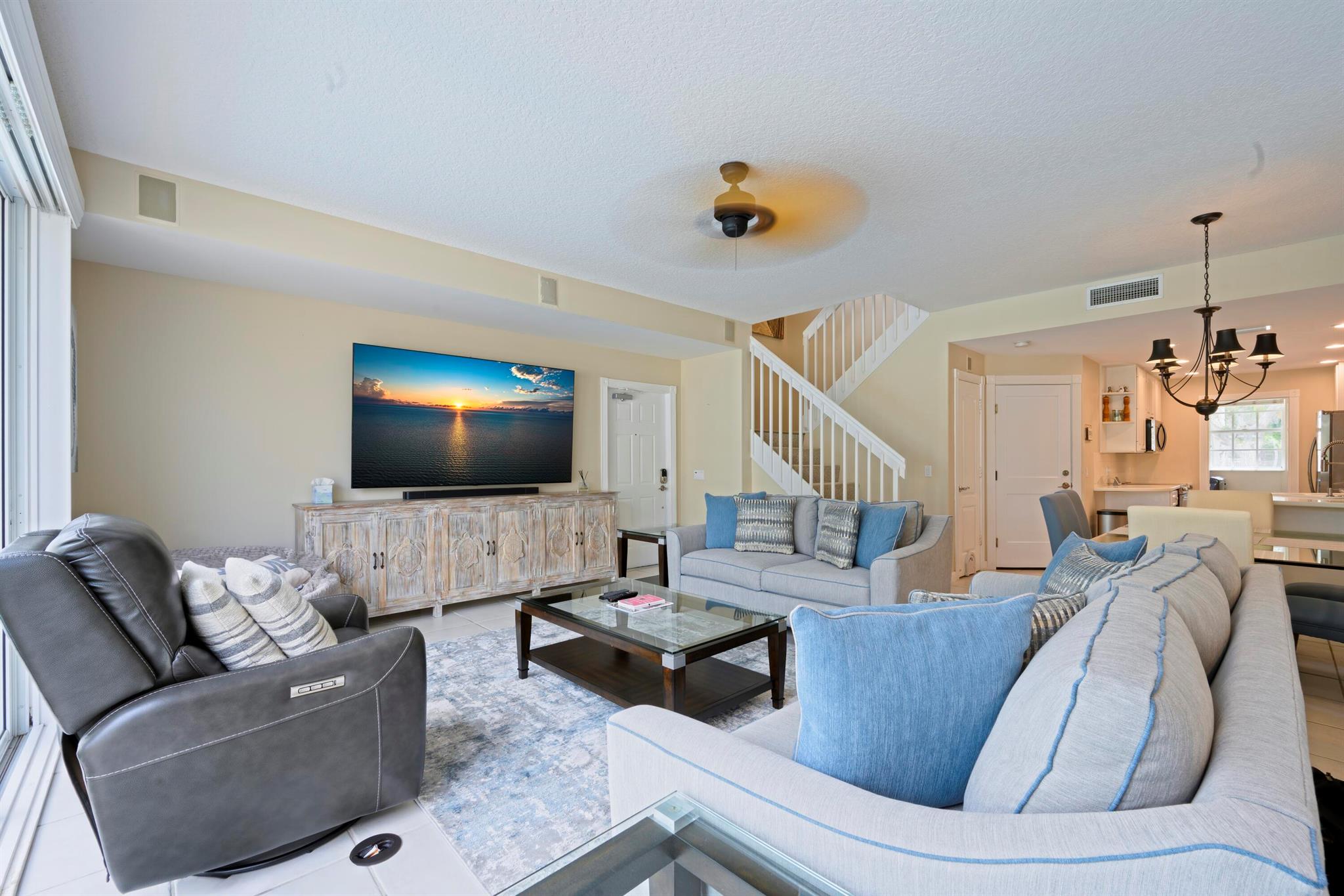 435 Capistrano Drive