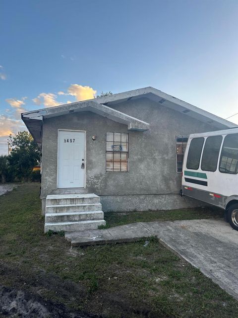 1457 W 32nd Street Riviera Beach FL 33404