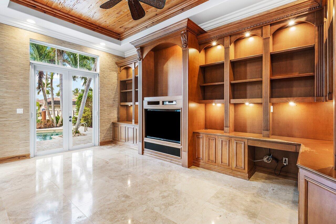 LAKE ROGERS - Residential