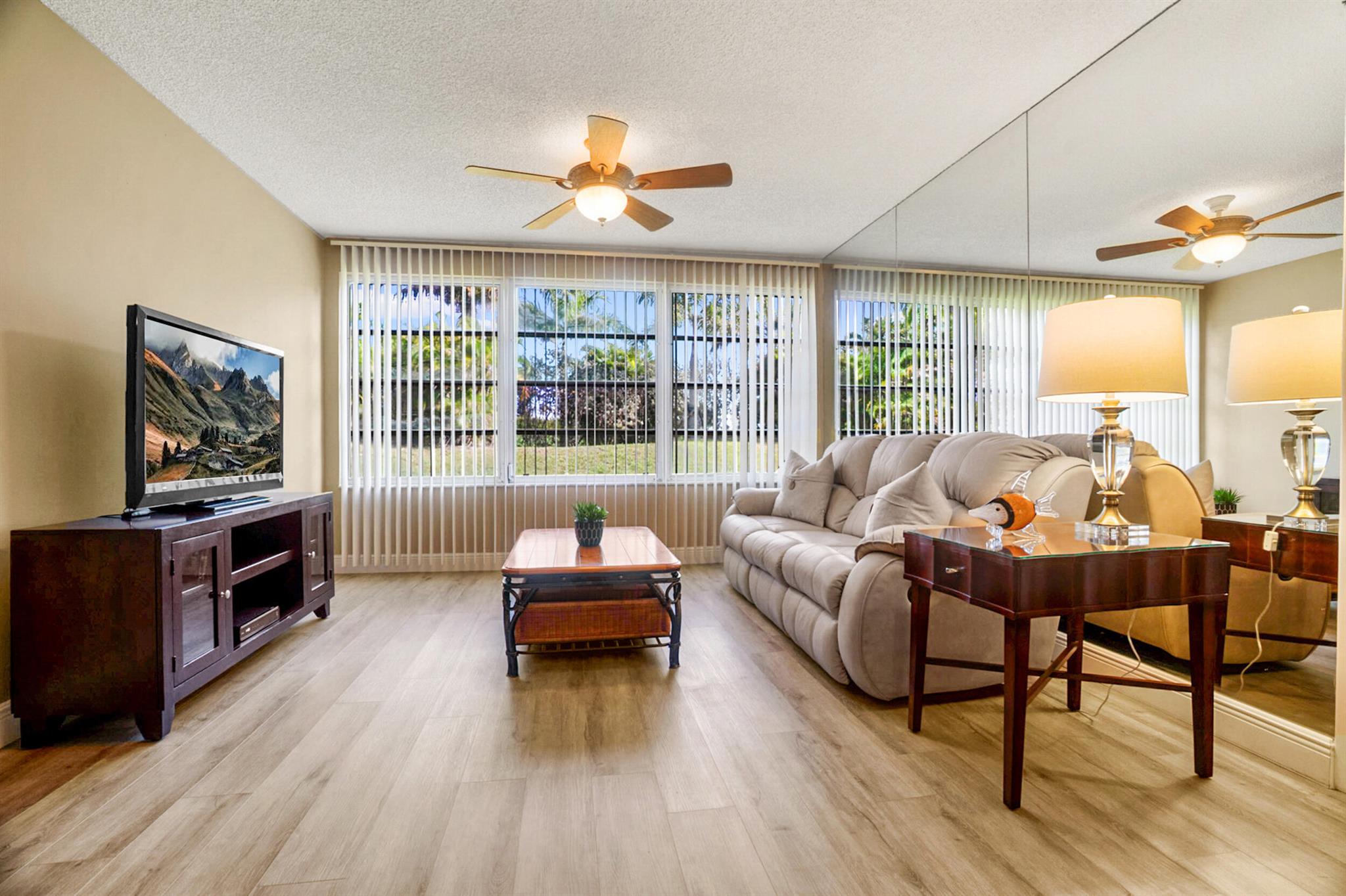 6061 Balboa Circle 102