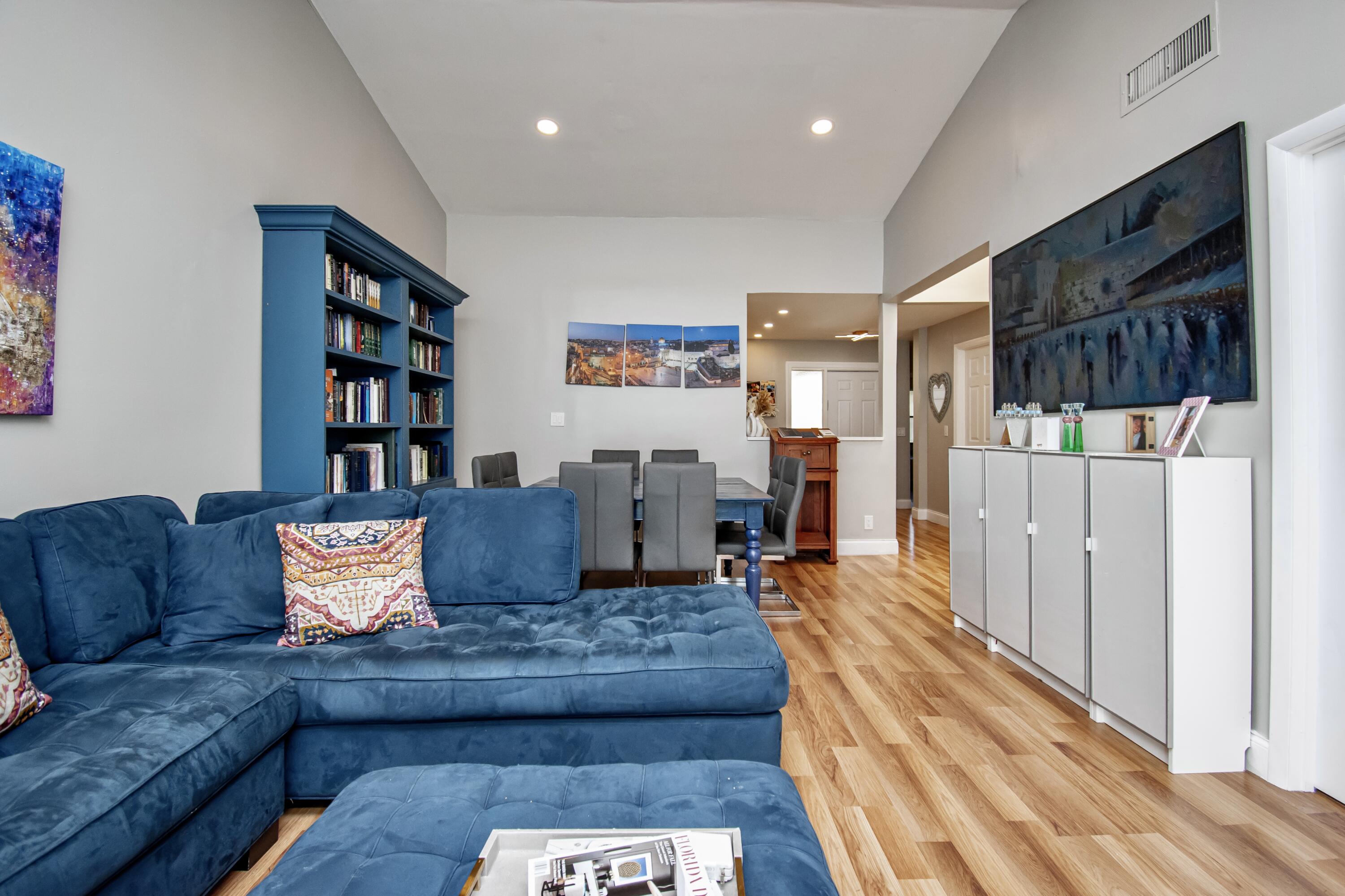 BOCA PATIO VLG - Residential