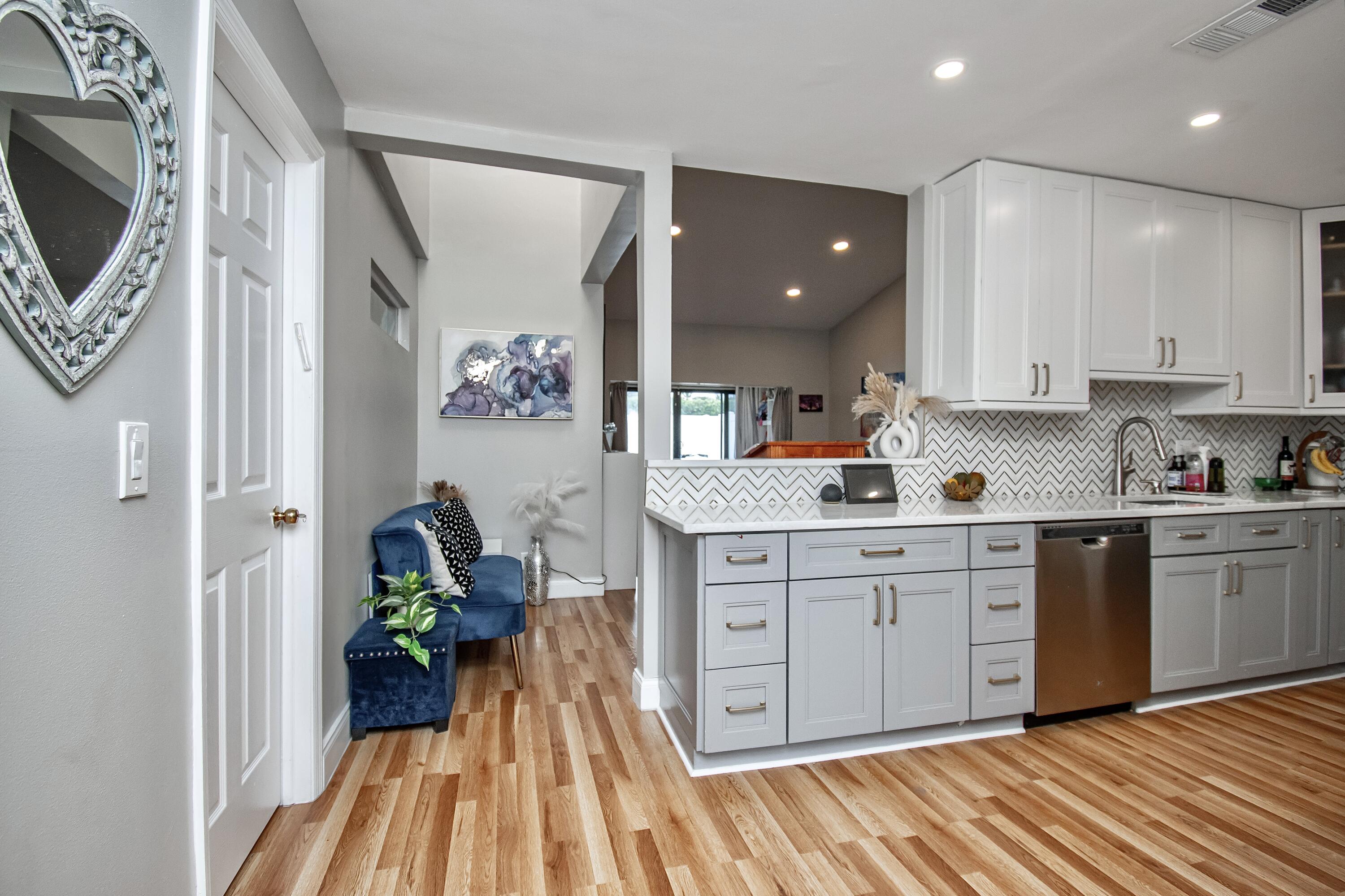 BOCA PATIO VLG - Residential