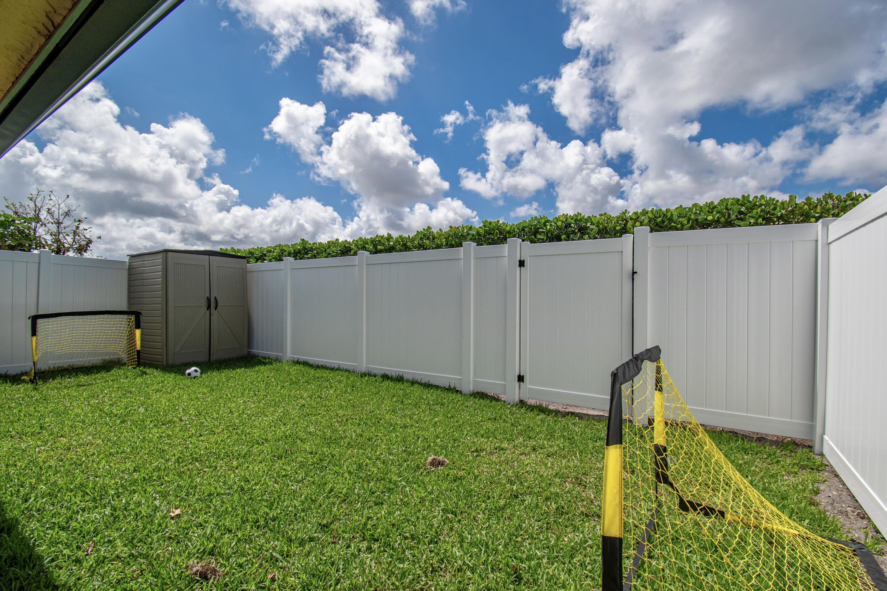 BOCA PATIO VLG - Residential