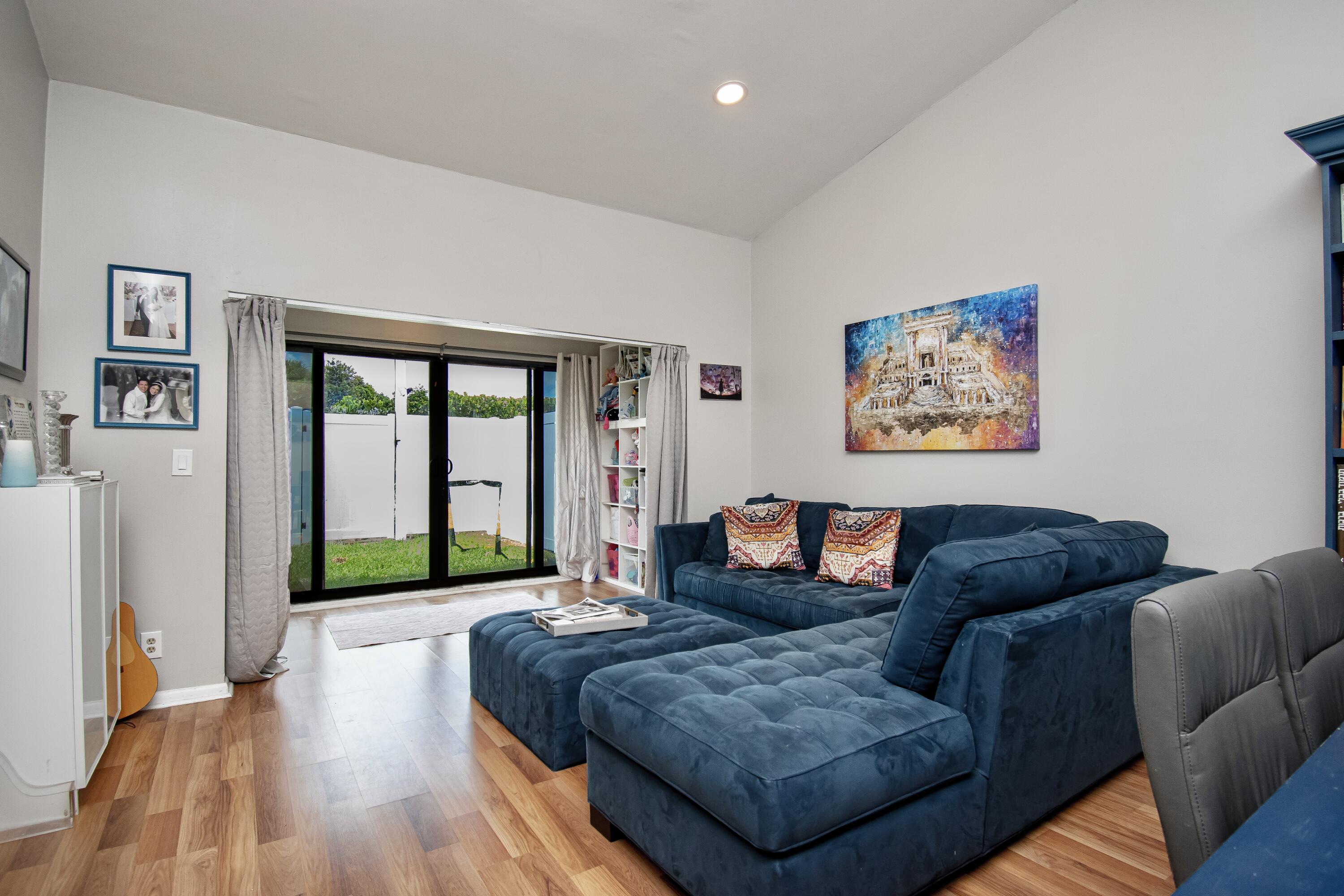 BOCA PATIO VLG - Residential