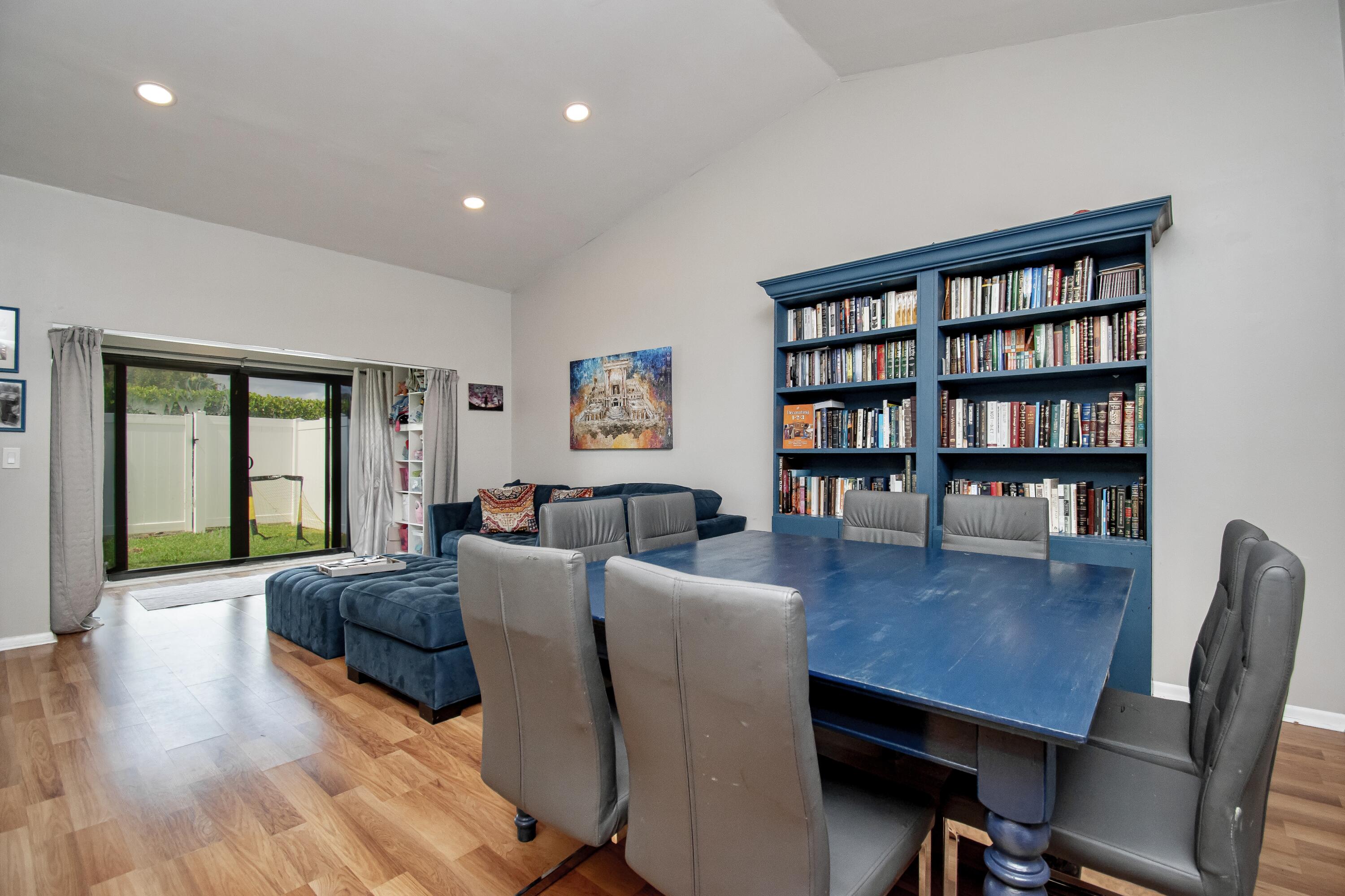 BOCA PATIO VLG - Residential