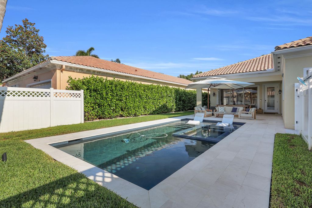 Photo of 170 San Remo Drive, Jupiter, FL 33458 (MLS # B26030265)