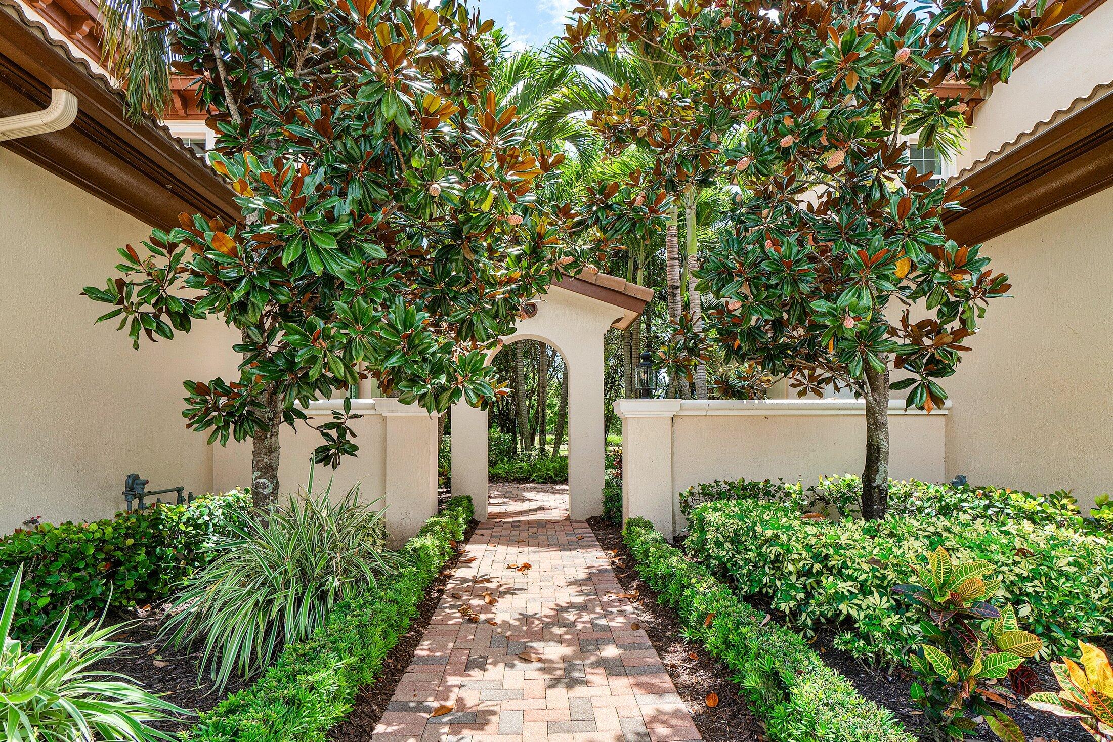 Jupiter Country Club - Residential
