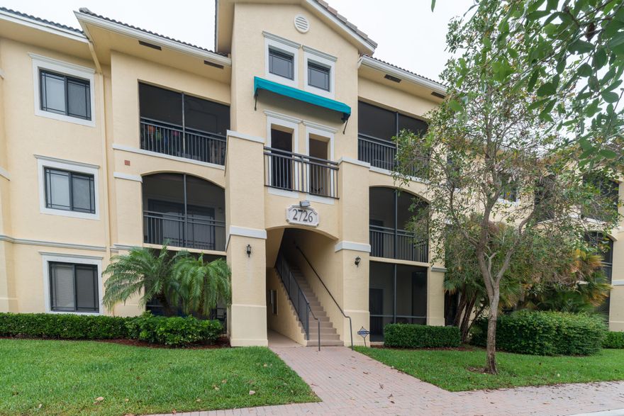 Beautiful, 1 bedroom, 1 bath furnished or unfurnished (no, TV's, towels or bed linens) condo on the 1st floor of this pet friendly resort-style community. Wood & tile flooring throughout. Tenant Min score 650. Includes water. Community pool & spa, Fitness center, business center, tennis, clubhouse and more. Washer & Dryer located in the unit. Convenient to Gardens Mall, Downtown at the Gardens, Midtown, PGA Commons, PGA National, I-95, FL TPK, airport and more. Professionally managed.  All construction is complete on this building. Avail Oct 1