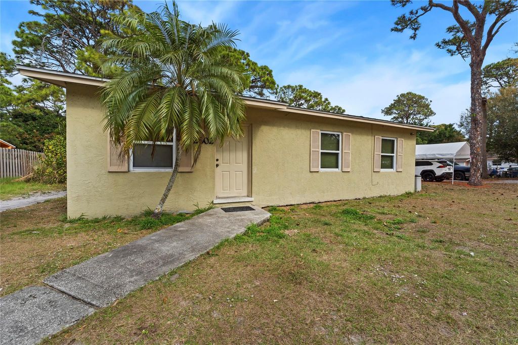 Photo of 2802 Avenue G, Fort Pierce, FL 34947 (MLS # F10546157)