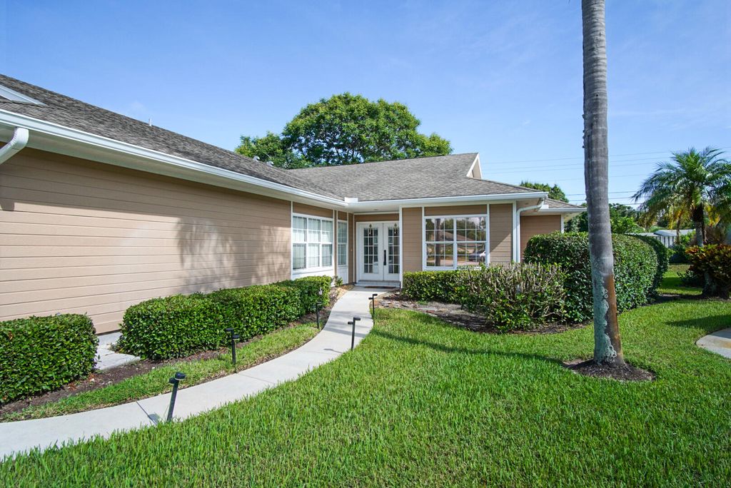 Photo of 580 W Pointe Court SW, Vero Beach, FL 32962 (MLS # R11121797)
